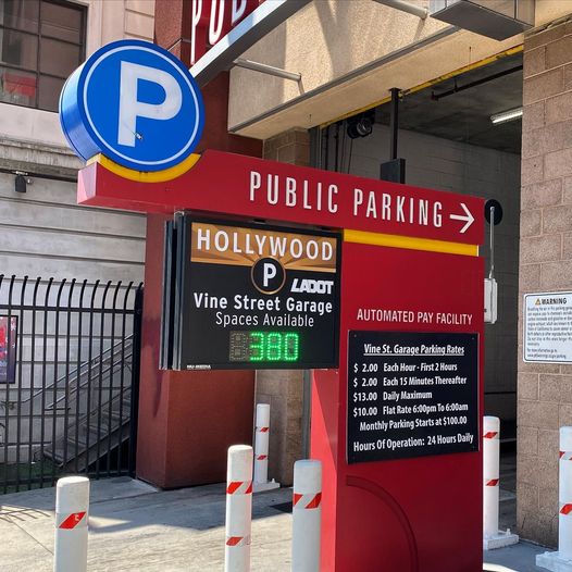 New parking lot signs offer capacity information