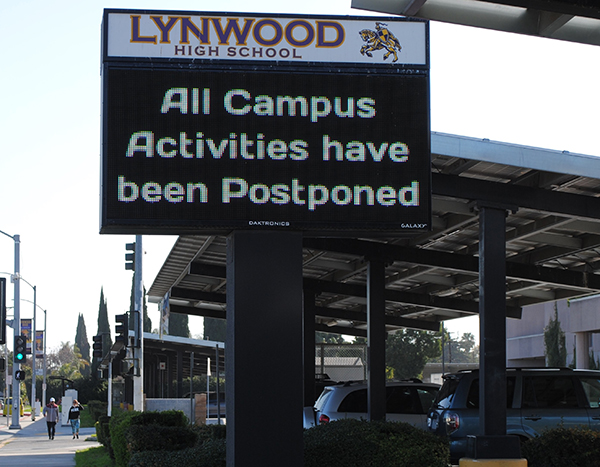 Lynwood community discusses school district online