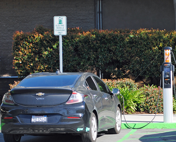 Norwalk, Paramount to purchase electric vehicles