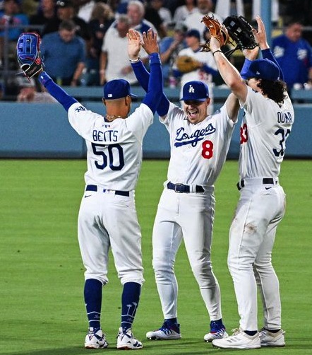SPORTS DIGEST: Surging Dodgers put space between them and opposition