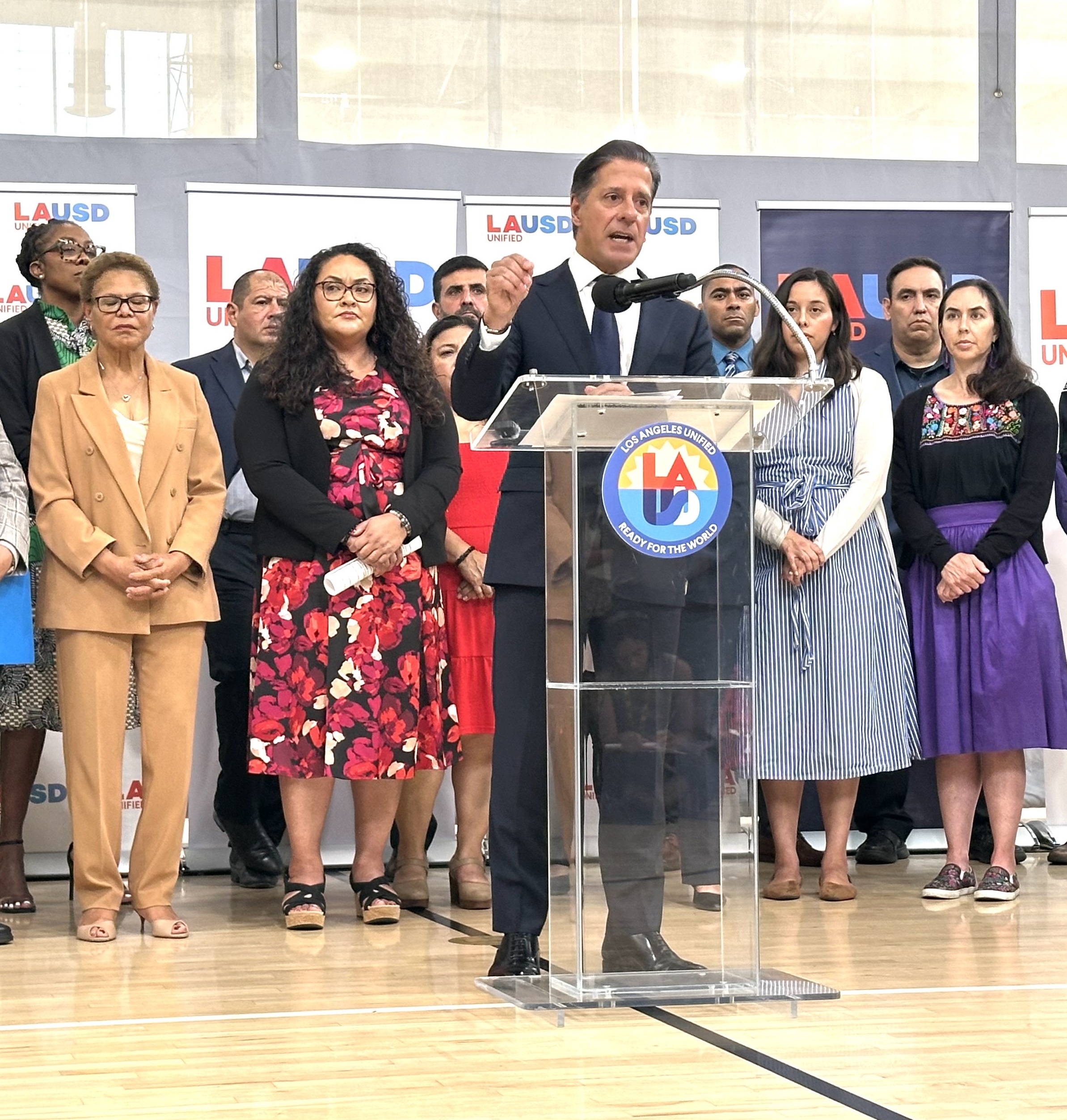 LAUSD deploys patrols to shield students from ICE fears as school opens