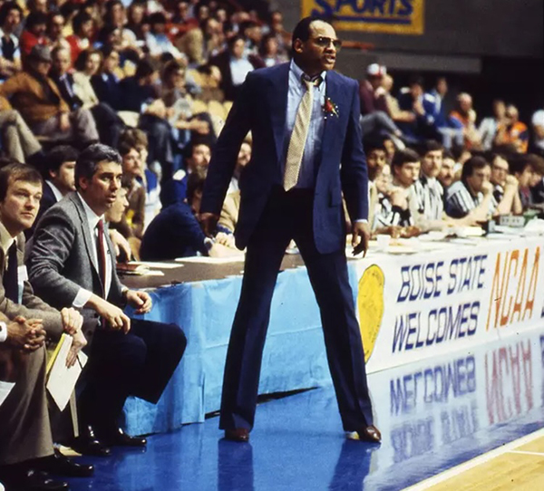 Black coach pioneer George Raveling dies